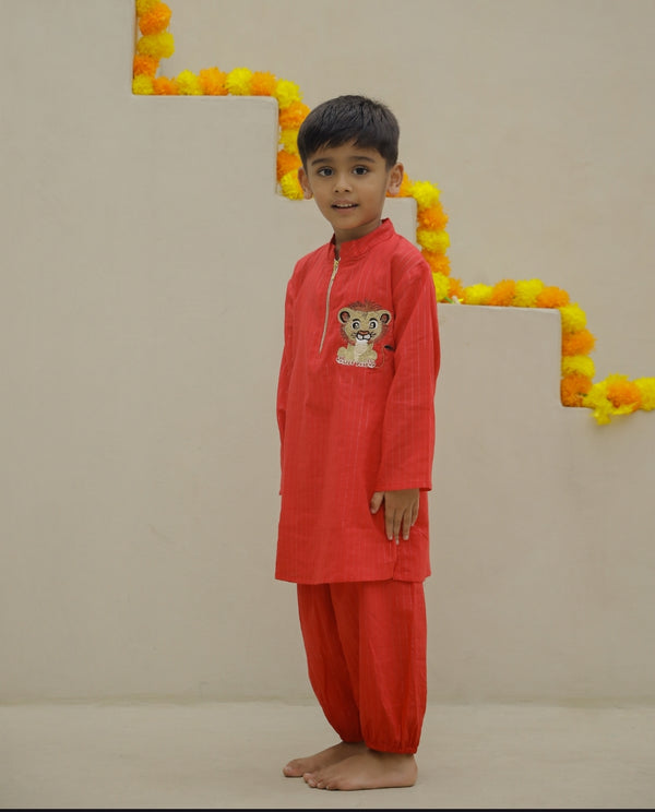 Laal Sher Kurta Set