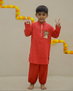 Laal Sher Kurta Set