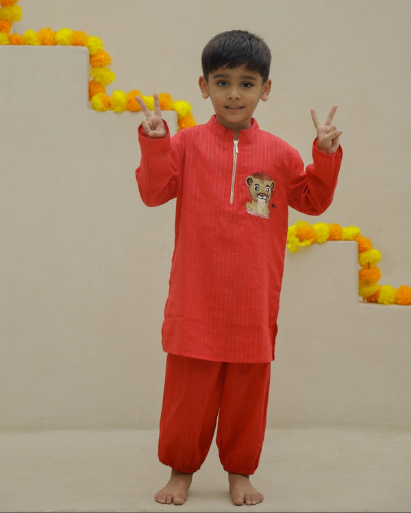 Laal Sher Kurta Set